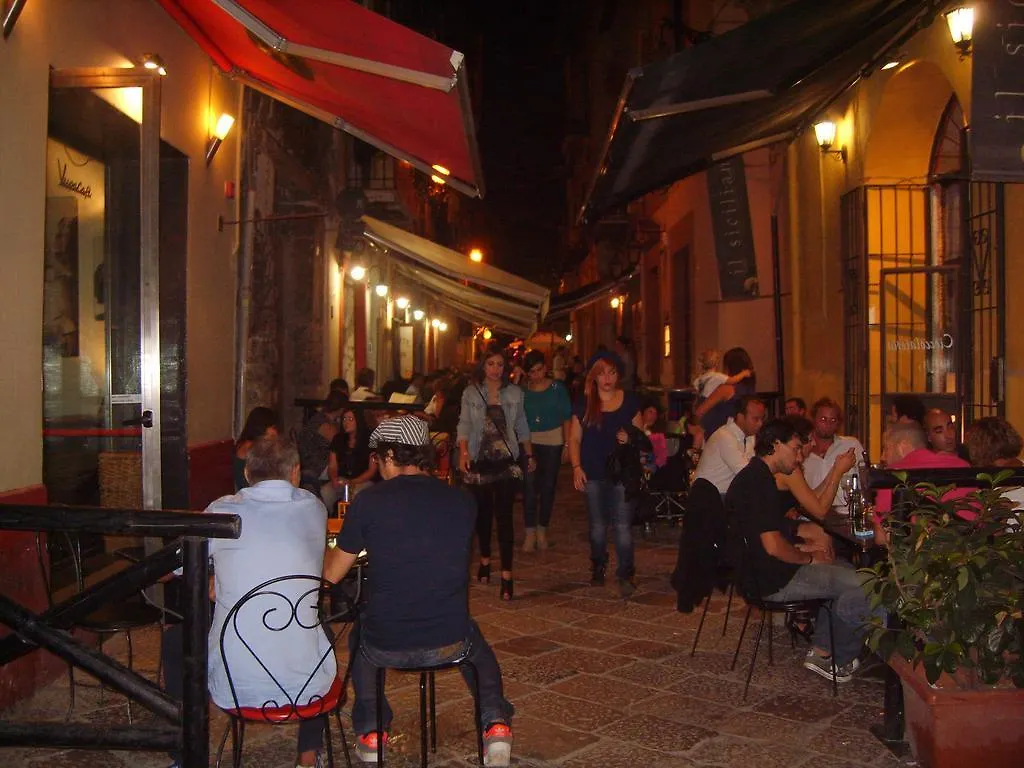 B&B Dietro Il Politeama Palermo Bed & Breakfast