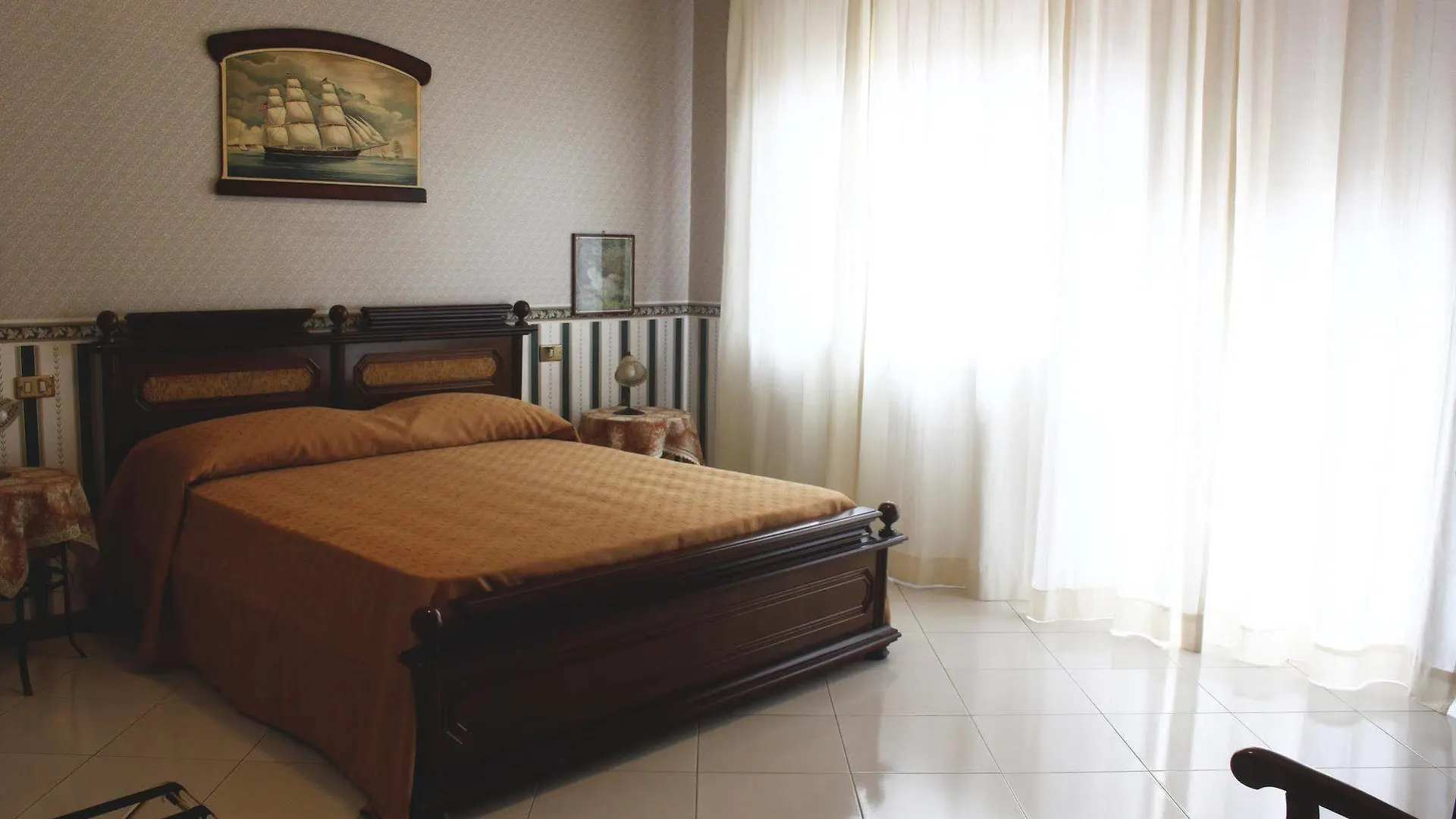 B&B Dietro Il Politeama Palermo Italy