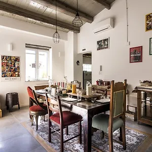 Ad Hoc Bed and breakfast