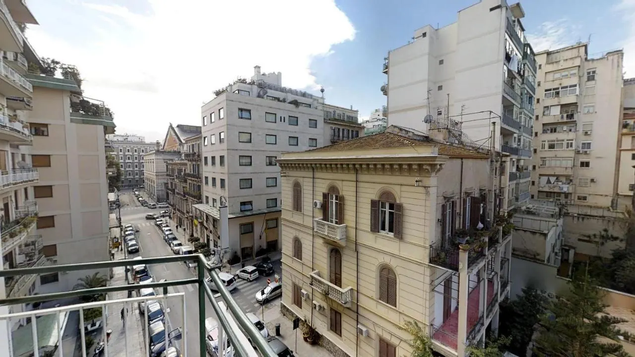 B&B Dietro Il Politeama Palermo Bed & Breakfast