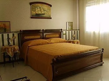 ** Bed & Breakfast B&B Dietro Il Politeama Palermo Italia