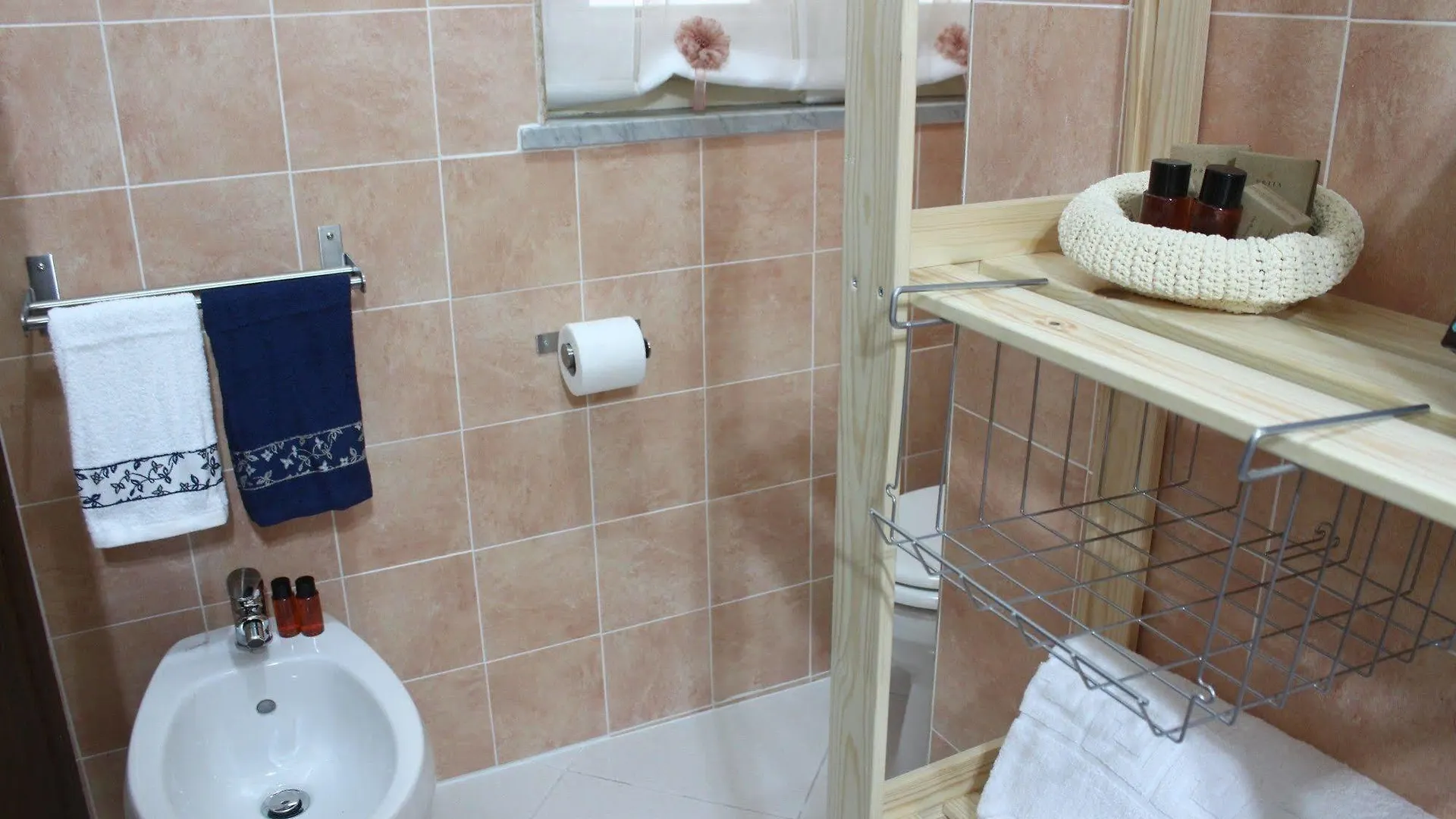 B&B Dietro Il Politeama Palermo Bed & Breakfast