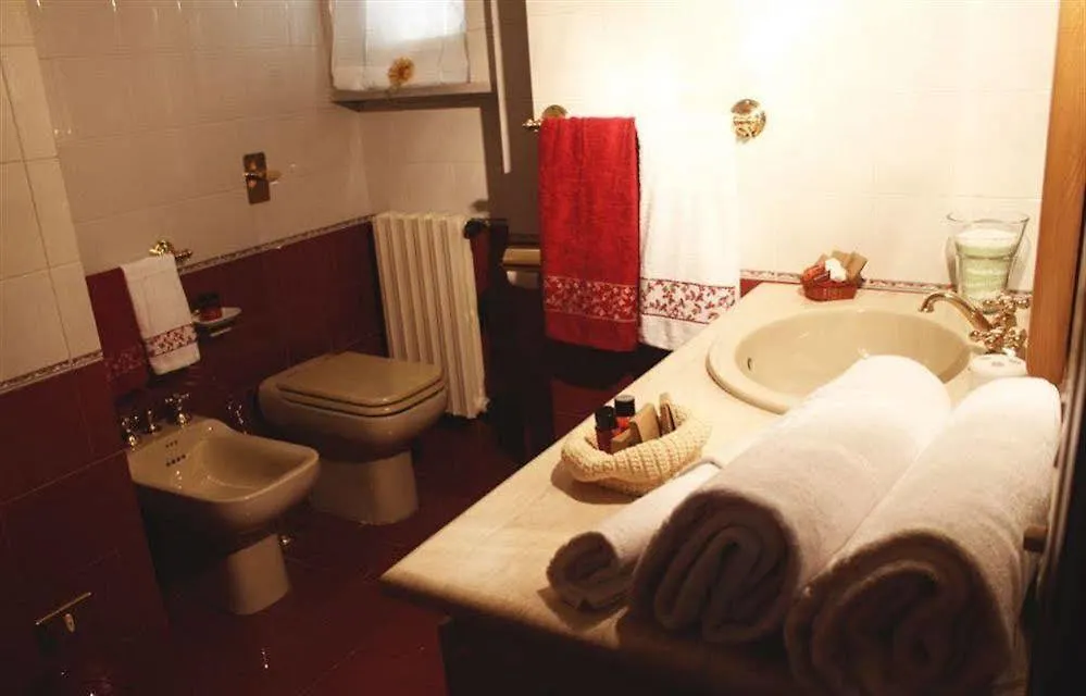 B&B Dietro Il Politeama Palermo 2*,  Italia