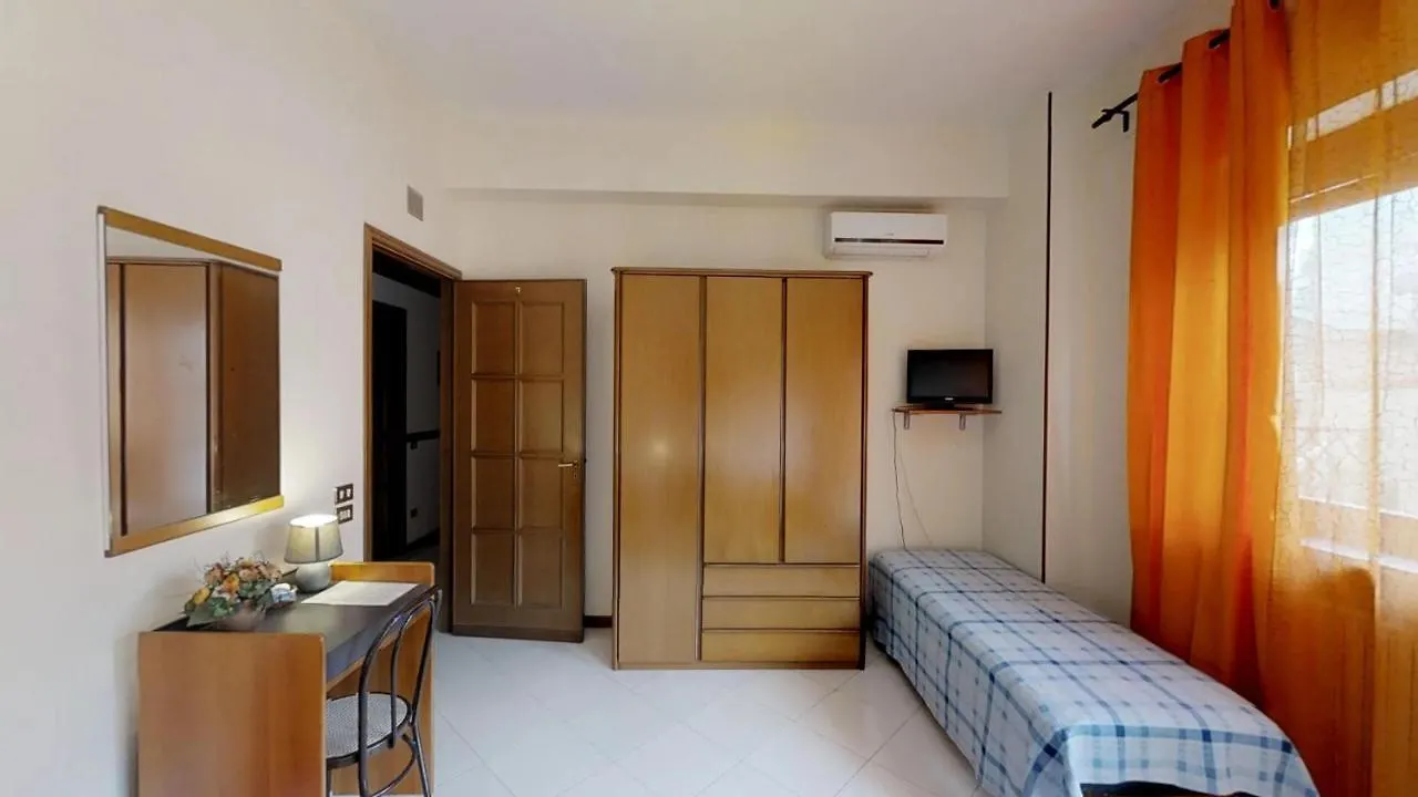 B&B Dietro Il Politeama Palermo 2*,